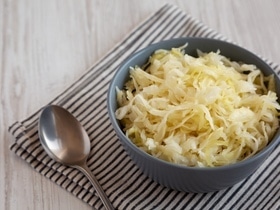 Кардиолог ответил, что квашеная капуста делает с давлением — повышает или понижает