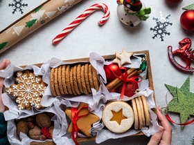 Съедобные подарки своими руками: выбираем вкусную альтернативу банальностям