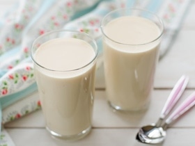 Не кефиром единым: в Роскачестве рассказали, чем полезна ряженка и когда ее лучше пить Не кефиром единым: в Роскачестве рассказали, чем полезна ряженка и когда ее лучше пить