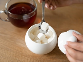 Не только для тонкой талии: медики 4 причины пить чай без сахара