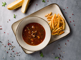 Как приготовить суп-гуляш с говядиной — шеф-повар поделился простым домашним рецептом