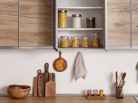 Как будто по кухне Мамай прошел: советы Джулии Чайлд, как сохранять пространство в чистоте во время готовки Как будто по кухне Мамай прошел: советы Джулии Чайлд, как сохранять пространство в чистоте во время готовки