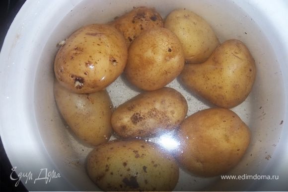 Варим картофель в мундирах 45мин