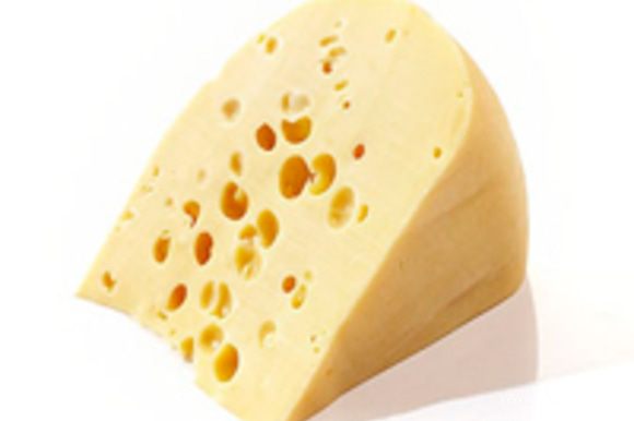 Трем сыр на среднюю терочку.