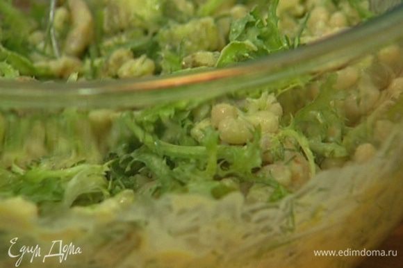 Рецепт: Салат с креветками - С маслинами,яблоком,кукурузой и фасолью.