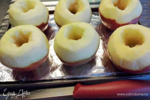 Вкусные яблоки в духовке, 5 интересных идей простых десертов — читать на уральские-газоны.рф