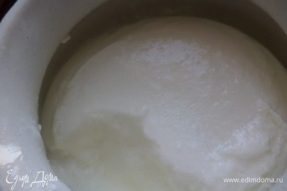 Йогурт я делаю домашний из молока и активии натуральной в глиняном горшочке