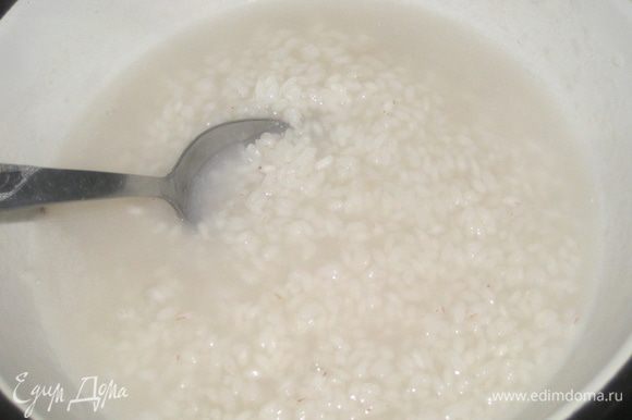 - Рисовая кофейная начинка На молоке или воде сварить вязкую рисовую кашу.