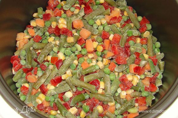 Треска с овощами на пару с соусом из петрушки. тест-драйв мультиварки bosch
