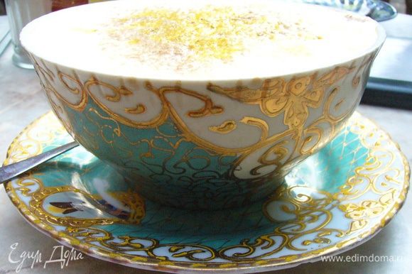 Непосредственно перед подачей (в большой пиале) чай можно слегка посыпать шафраном и корицей. Замечательный чай! Очень располагает к беседе!
