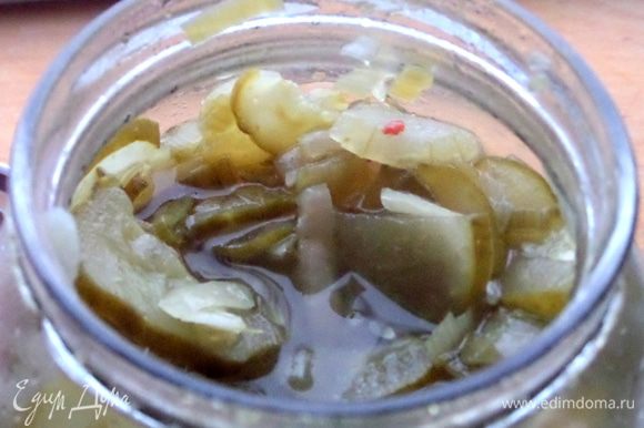 Роль маринованных огурцов играет вот такой салатик на зиму. Рецепт можно глянуть здесь: http://www.edimdoma.ru/retsepty/57096-ogurechnyy-salat-na-zimu-latgalskiy-latgales