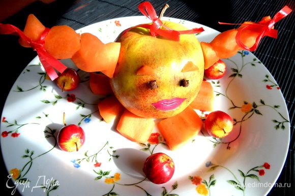 А это девочка-яблочко с морковными косичками, которую придумала для фото-конкурса...