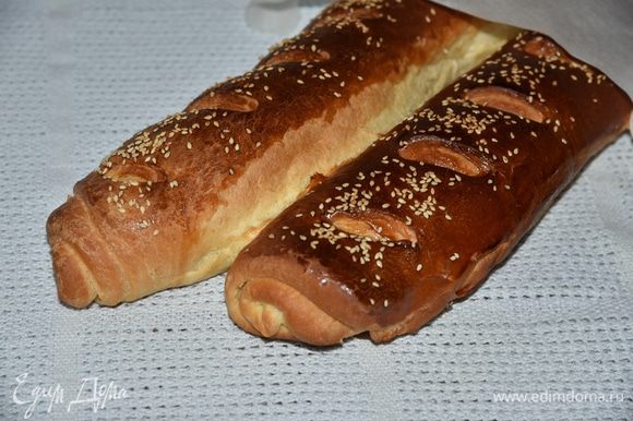 Пока мармелад остывает – подсушим кусочки багета в тостере или в духовке. У меня французский багет от Ярославы http://www.edimdoma.ru/retsepty/64760-frantsuzskiy-baget. За рецепт ей огромное спасибо!