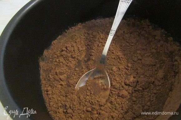 Из какао-порошка и воды сварить какао.