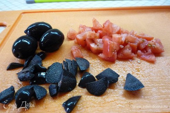 По желанию можно добавить мелко нарезанные кусочки помидор или оливки.