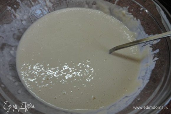 Блины я готовила по своему традиционному рецепту http://www.edimdoma.ru/retsepty/64545-bliny-na-kefire-s-tvorogom, только сахар не добавляла.