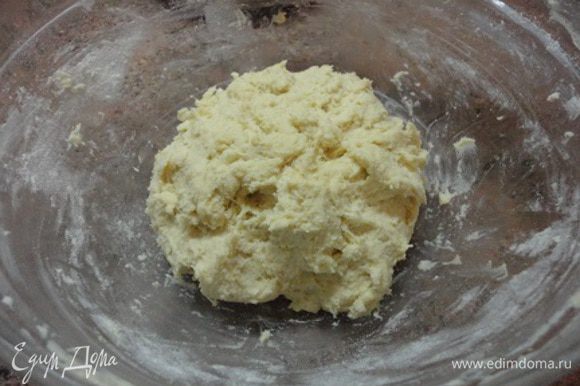 Песочный пирог с джемом и кремовой глазурью