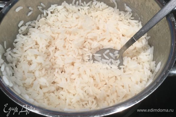 Рис сварите до готовности и промойте холодной водой.