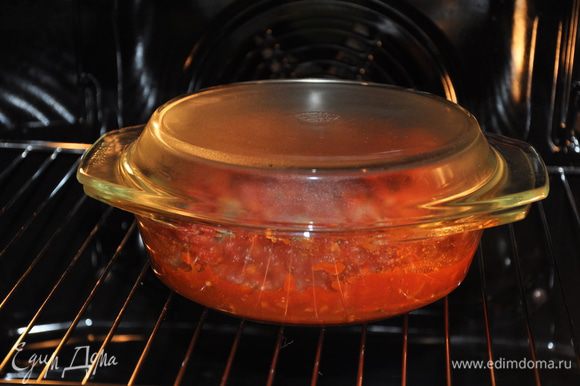 Запекать в духовке при температуре 180°С на протяжении 30 минут.