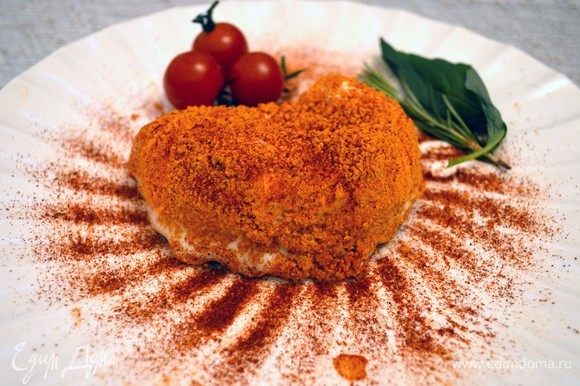 Запанировать тартюфо в крошке из фокаччи и можно подавать этот ароматнейший томатный шедевр с пикантной начинкой, пропитанный духом Италии, к столу. Приятного вам аппетита!