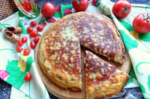 Также из данного теста можно приготовить сырную лепешку — https://www.edimdoma.ru/retsepty/133093-syrnaya-lepyoshka-s-zelenyu.