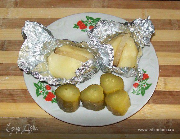 Оригинальный картофель на шпажках в духовке