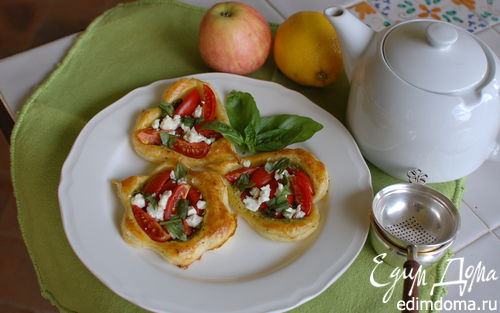 Рецепт Тарталетки с помидорами и соусом песто