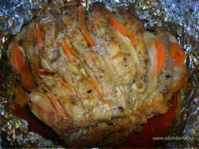 Мясо, запеченное с морковью и пастернаком