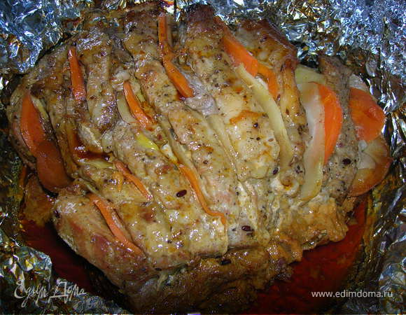 Мясо, запеченное с морковью и пастернаком