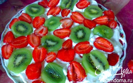 Рецепт Легкий торт с фруктами в креме