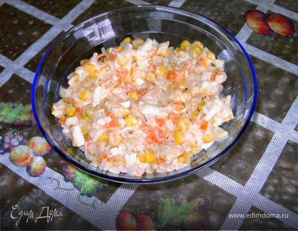 Салат с кукурузой и крабовыми палочками - рецепт с фото