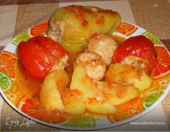 Рецепт: Жареный картофель с помидорами, перцем и специями