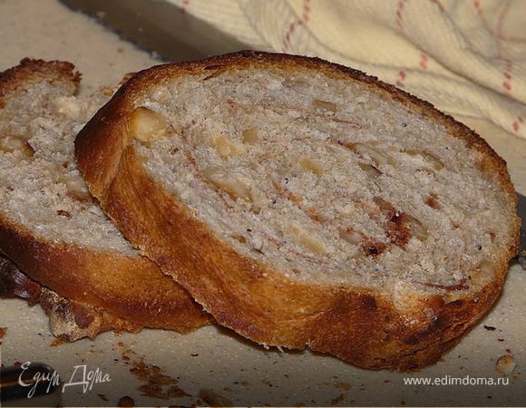 Сдобный хлеб с фундуком