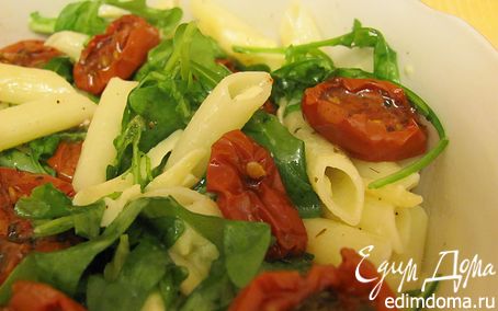 Рецепт Теплый салат с макаронами и руколой