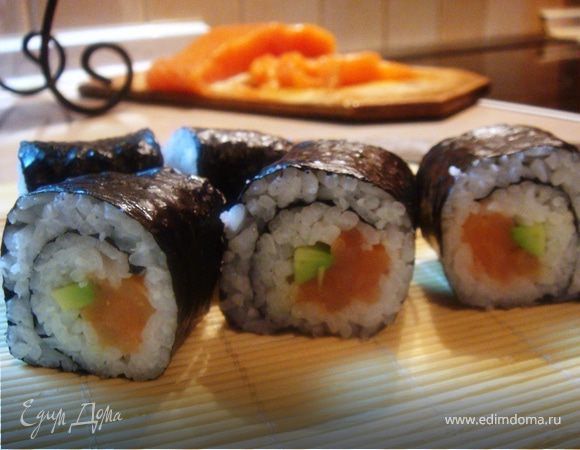 Роллы с семгой | Рецепт | Идеи для блюд, Еда, Рецепты суши