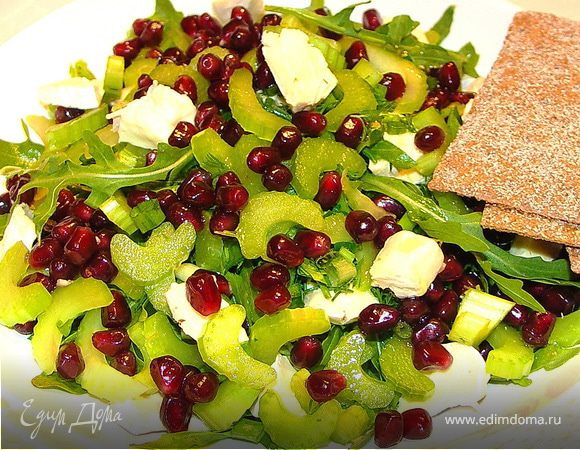 Салат с брынзой, гранатом и свежей зеленью – пошаговый рецепт приготовления с фото