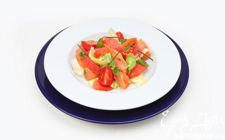 Рецепт Салат листовой, с огурцом и укропом с рыбой холодного копчения и дольками грейпфрута