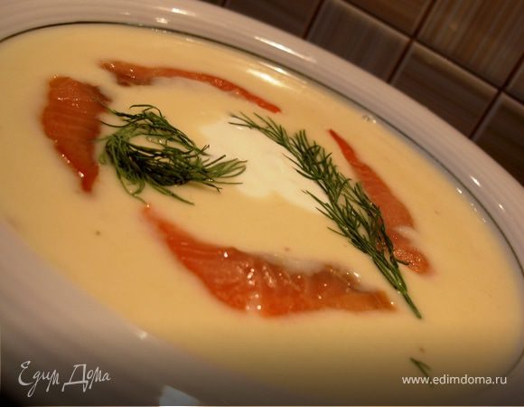 Луковый суп с сыром и лососиной