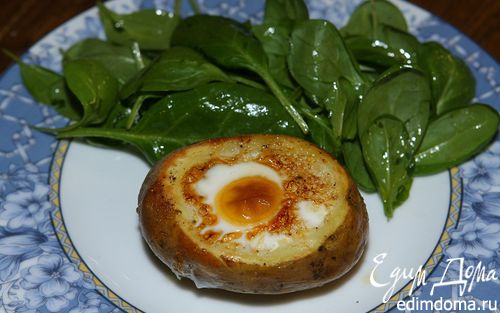 Рецепт Яйца, запеченные в картофеле, с гарниром из шпината