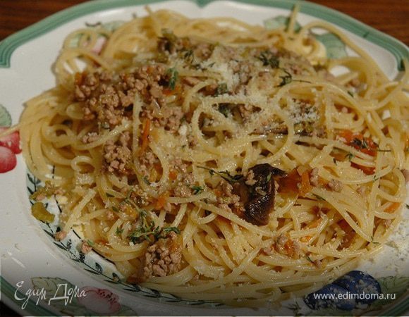 Спагетти с телятиной и сельдереем