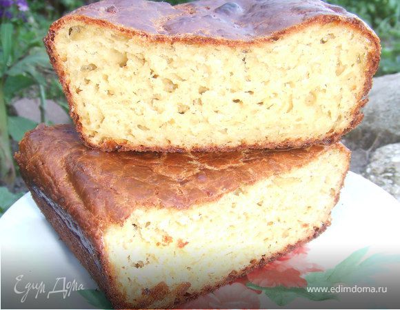 Кукурузный хлеб с луком и сыром