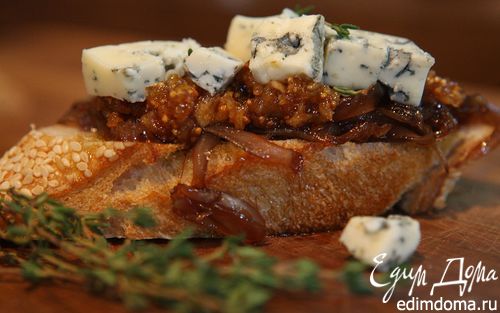 Рецепт Кростини с инжиром и голубым сыром