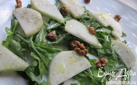 Рецепт Зеленый салат с грушей и руколой