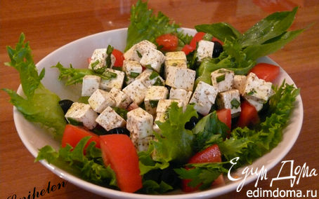 Рецепт Греческий салат с маринованным сыром