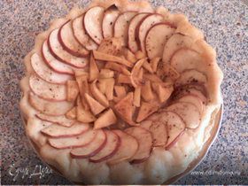 Пирог с айвой и яблоками