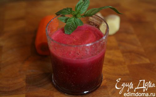 Рецепт Свекольно-морковный сок с яблоком и сельдереем