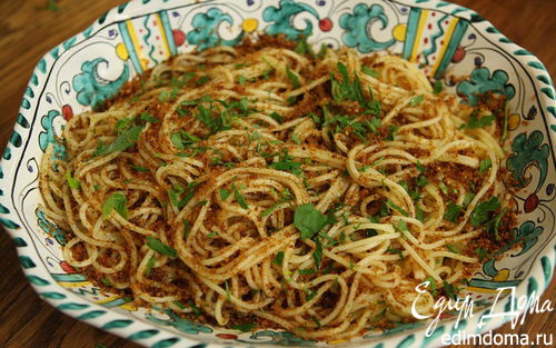 Рецепт Спагетти с вялеными помидорами, чесноком и сухарной крошкой