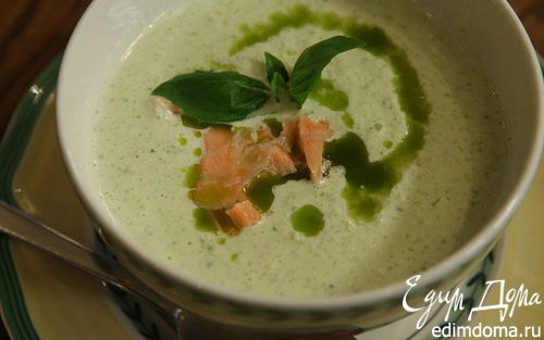 Рецепт Холодный суп из огурцов с семгой и базиликом