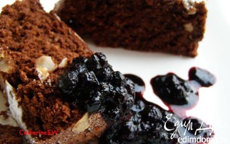 Рецепт Шоколадно-ореховый воздушный кекс с черничным конфитюром