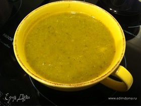 Вегетарианский суп из зеленой капусты, брокколи и моркови